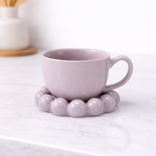Tasse mauve doux en grès avec soucoupe bulles – Ensemble de 2