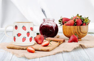Tasse à large base avec fraises