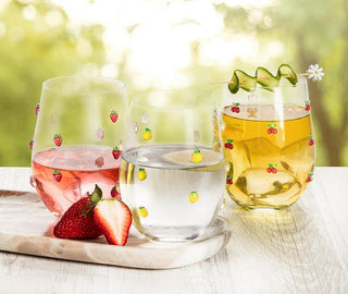 Verre à vin sans tige avec fraises