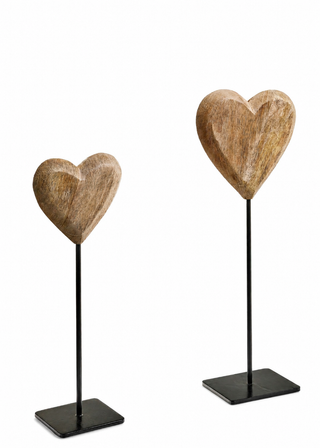 Cœurs décoratifs en bois sur pied