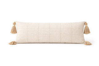 Coussin lombaire texturé avec pompons