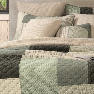 Courtepointe patchwork vert et crème Broccolini