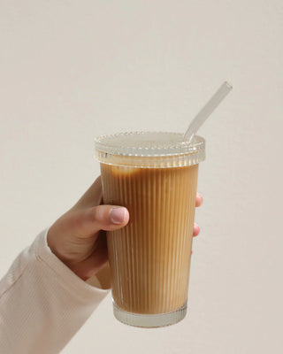 Gobelet avec paille en verre