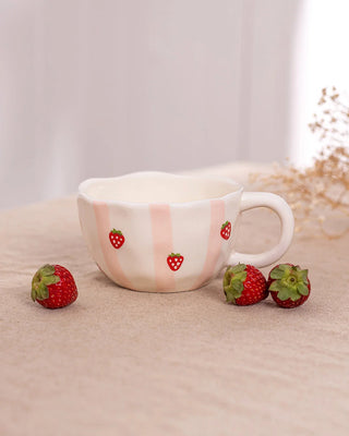 Tasse en céramique – Rayures et fraises